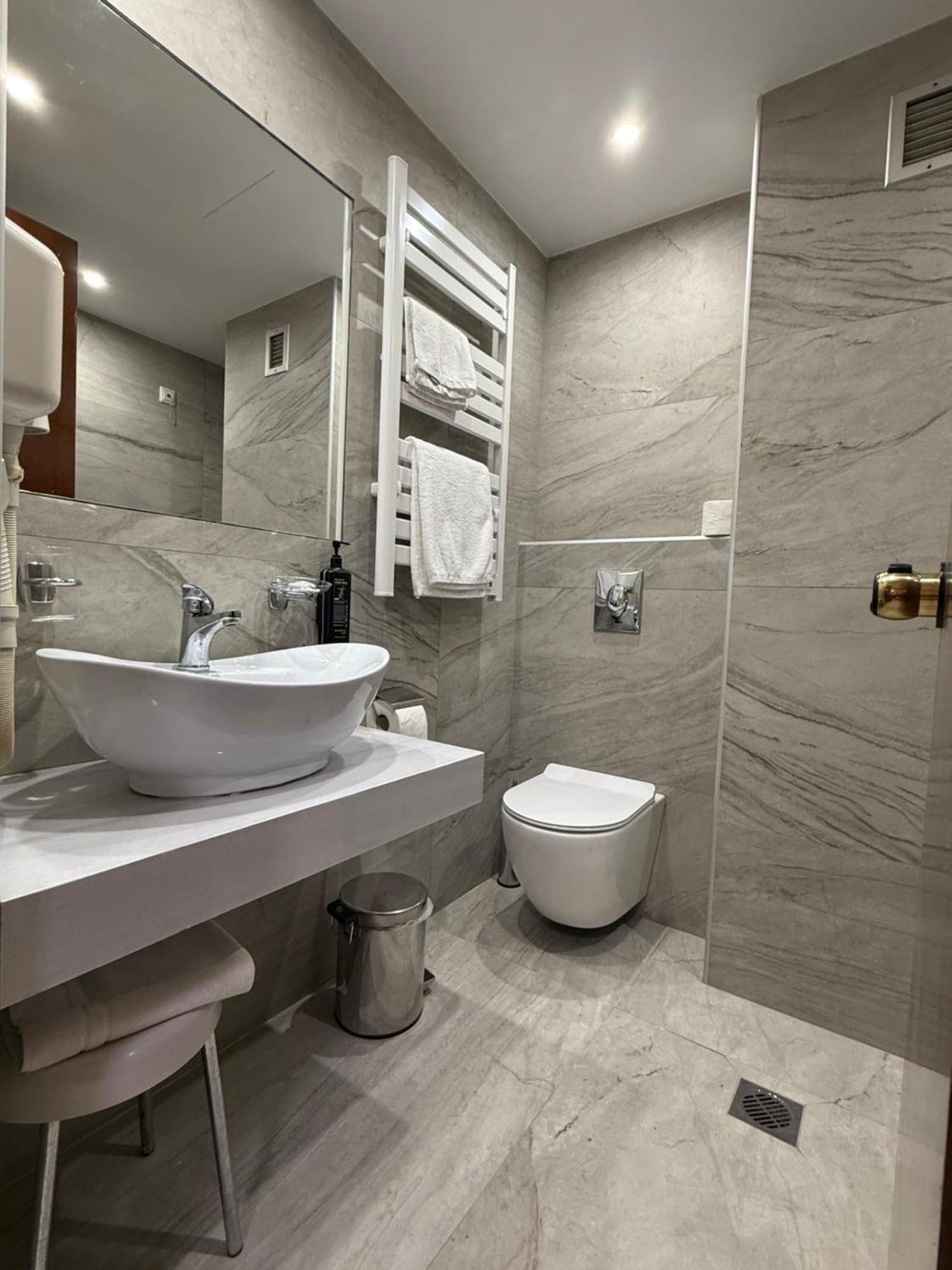 Hotel Ideal Le Pirée Extérieur photo