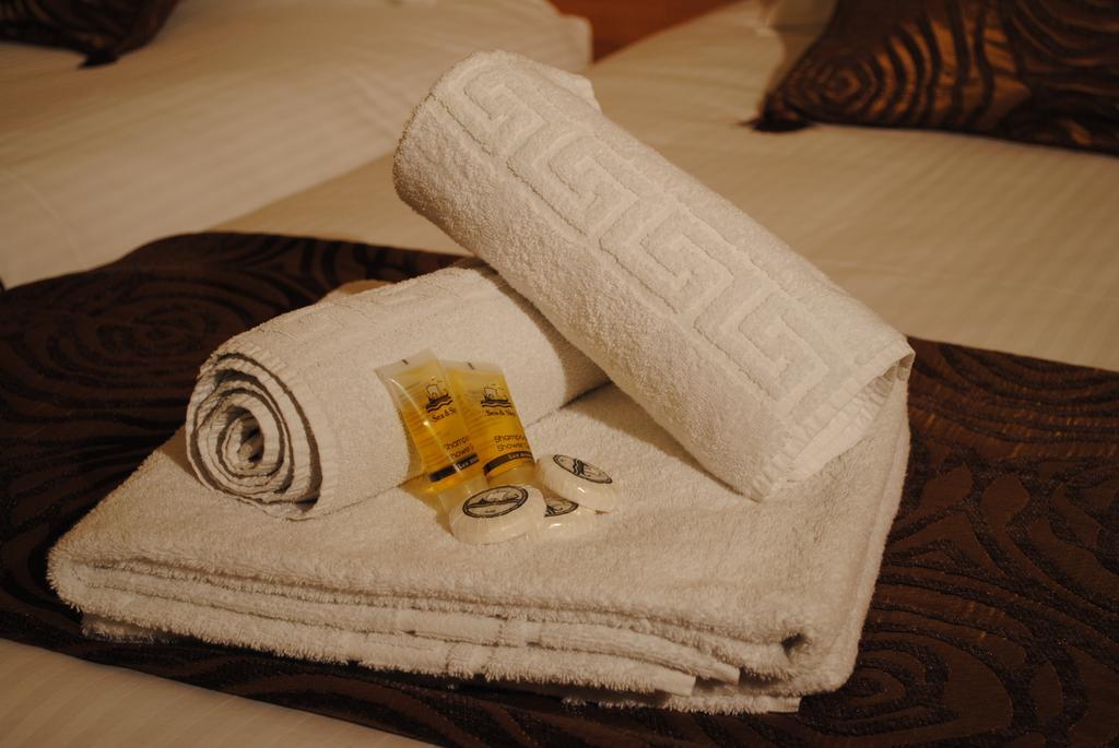 Hotel Ideal Le Pirée Extérieur photo