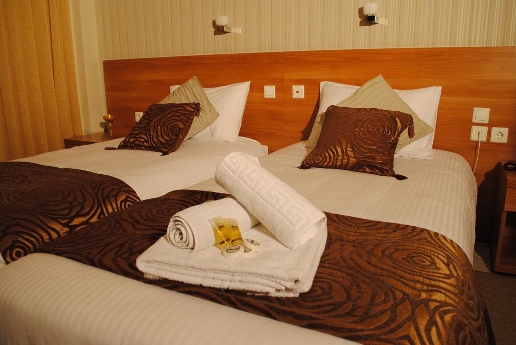 Hotel Ideal Le Pirée Extérieur photo