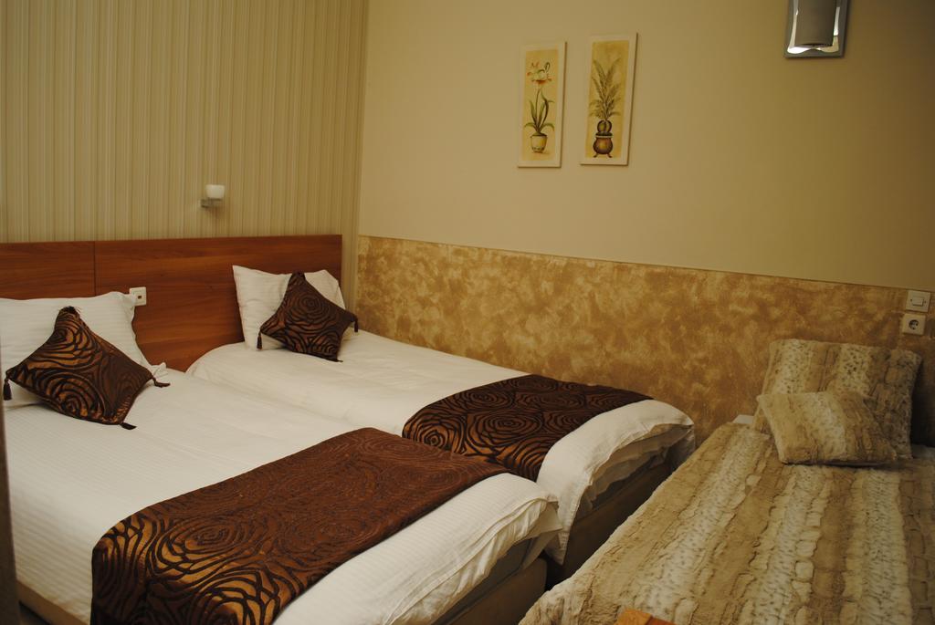 Hotel Ideal Le Pirée Extérieur photo