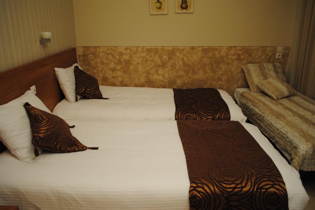 Hotel Ideal Le Pirée Extérieur photo